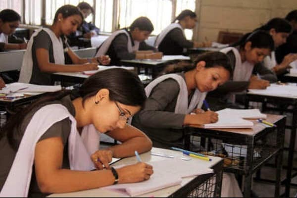 Students Urge Govt to Cancel CBSE Class 12 Exams